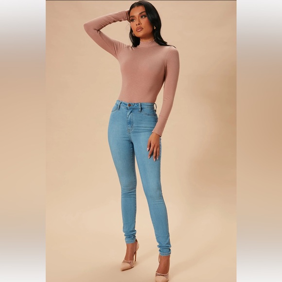 Classic High Waist Skinny Jeans - Light Blue Wash - Picture 2 of 6